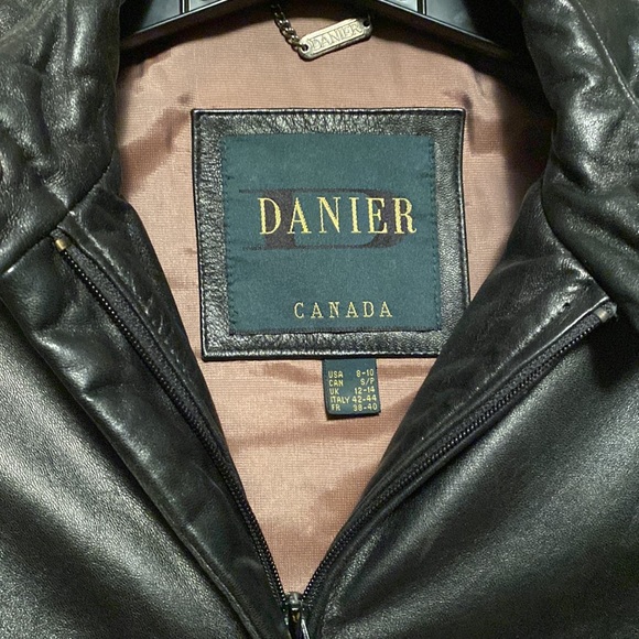 Women’s Danier Leather Jacket Size Small - Picture 3 of 5